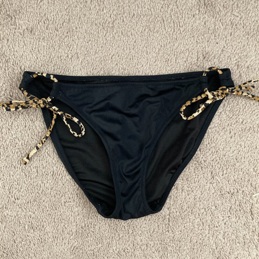 Victoria’s Secret black bikini bottoms size small